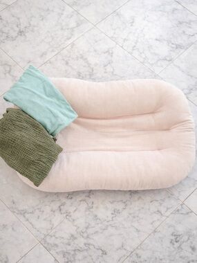 Snuggle Me Lounger Bundle | Petal Pink + 2 Covers | GUC